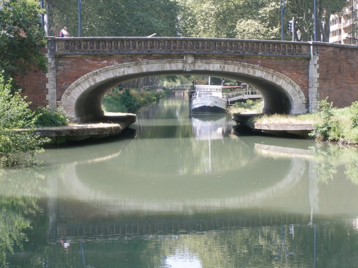Sur le canal - Toulouse