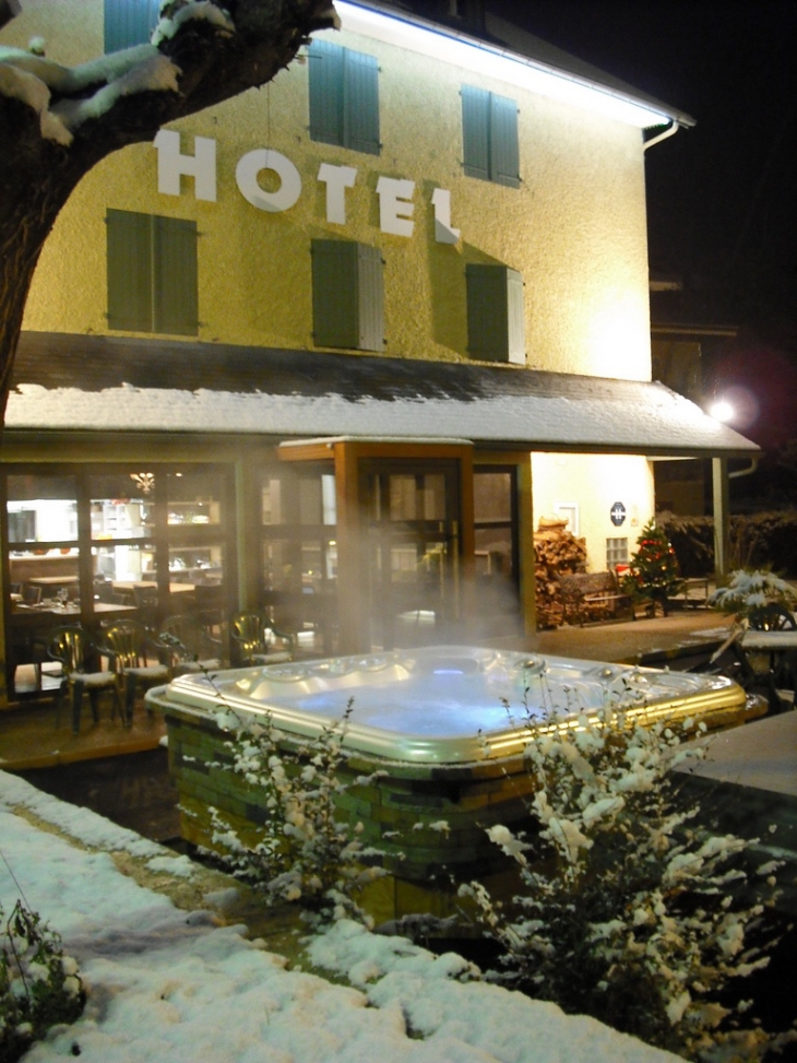 L'hôtel & la Spa sous la neige - Argelès-Gazost