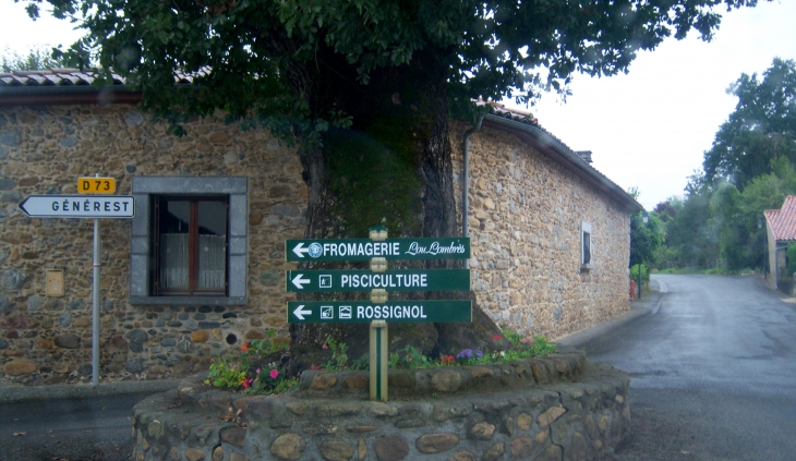Village - Lombrès