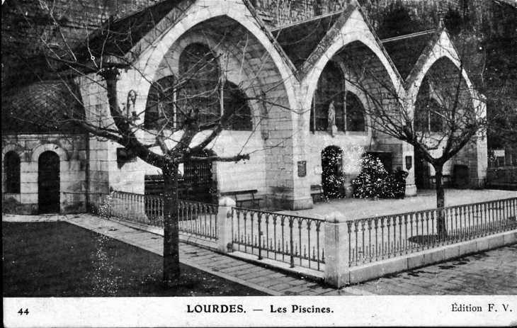 Les Piscines, vers 1919 (carte postale ancienne). - Lourdes