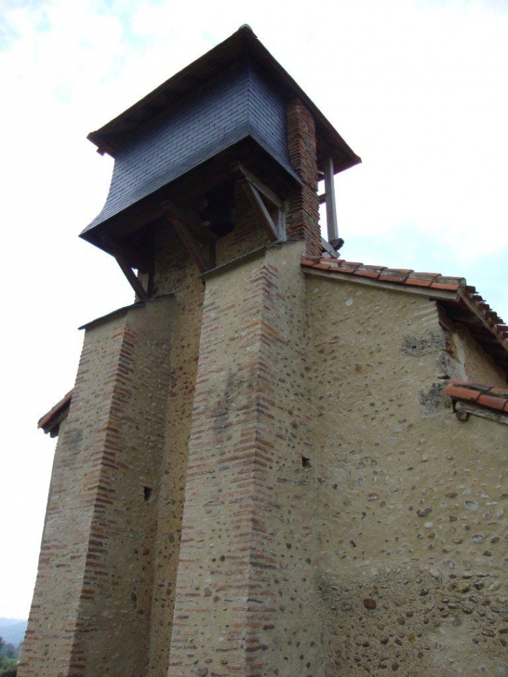 Vidouze (65700)  Chapelle St.Jacques d'Ariagosse, clocher