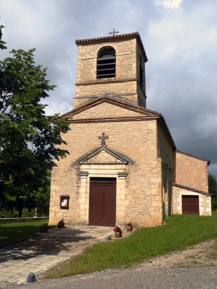 L'entrée de l'église - Belmont-Sainte-Foi