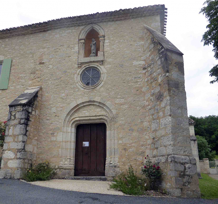 L'entrée de l'église - Belmontet