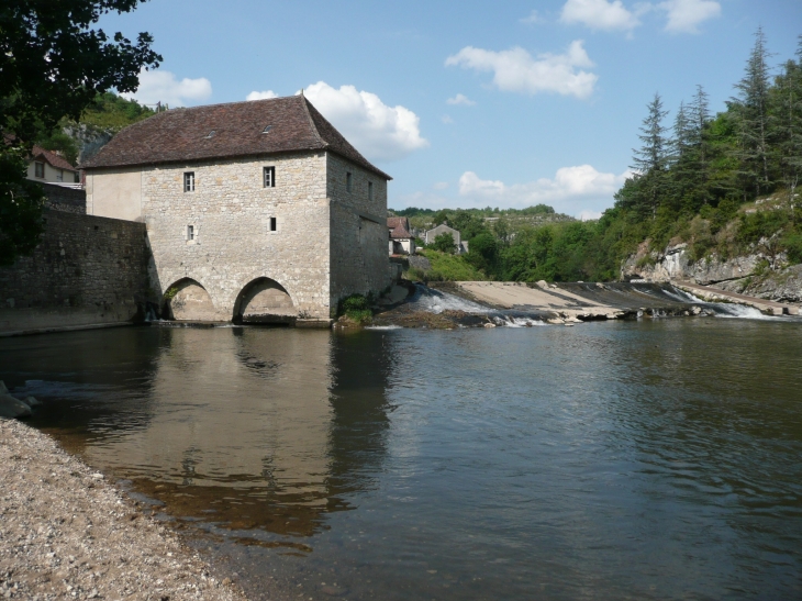 Le barrage et le moulin sur le Célé - Cabrerets