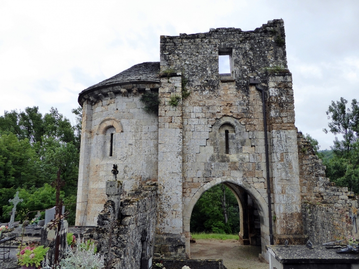 Les ruines de l'église romane Saint Martin - Camboulit