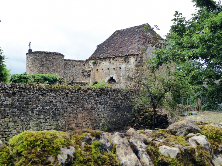 Les ruines de l'ancien château - Camboulit