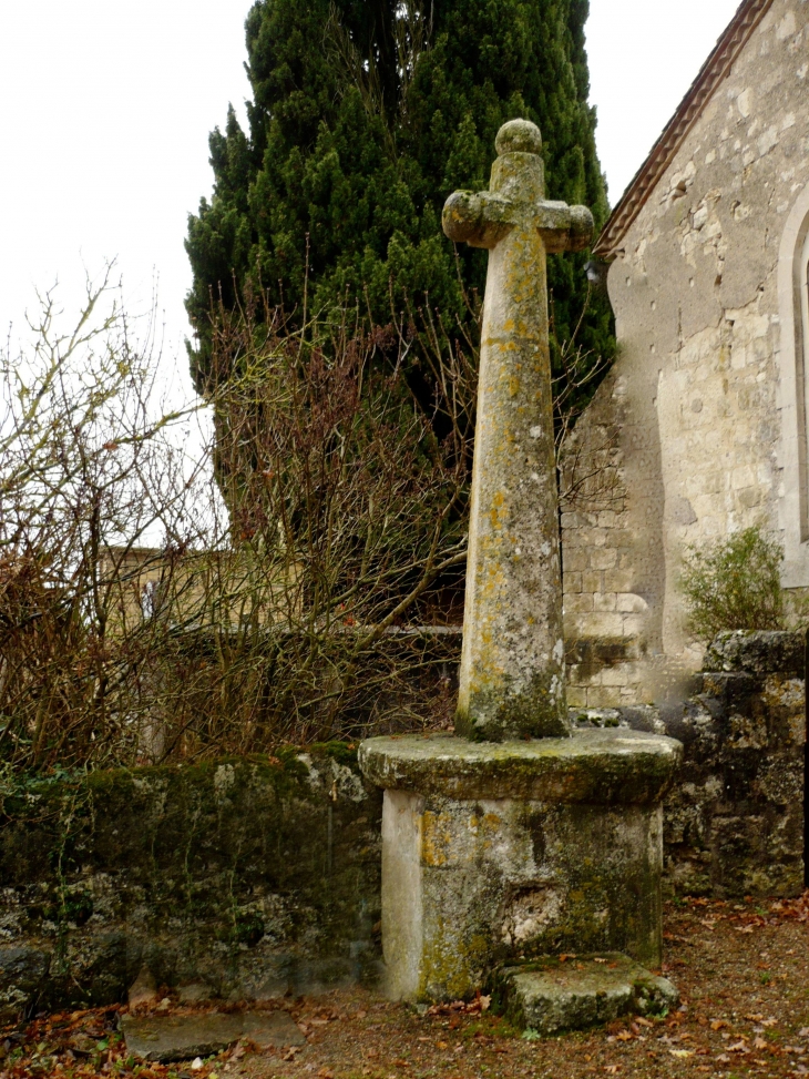 Croix du lieu-dit Lamolayrette. - Castelnau-Montratier