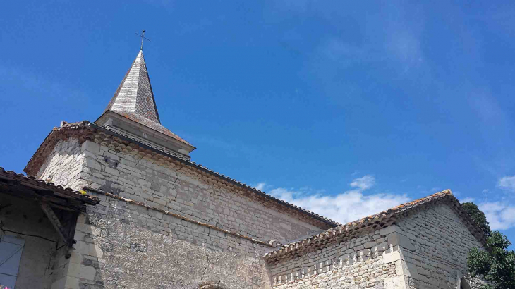 Le clocher et les toits de l'église - Lascabanes
