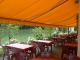 Restaurant-Traiteur  les pieds dans l'plat, face au lac du Vigan 46300 (sa terrasse)