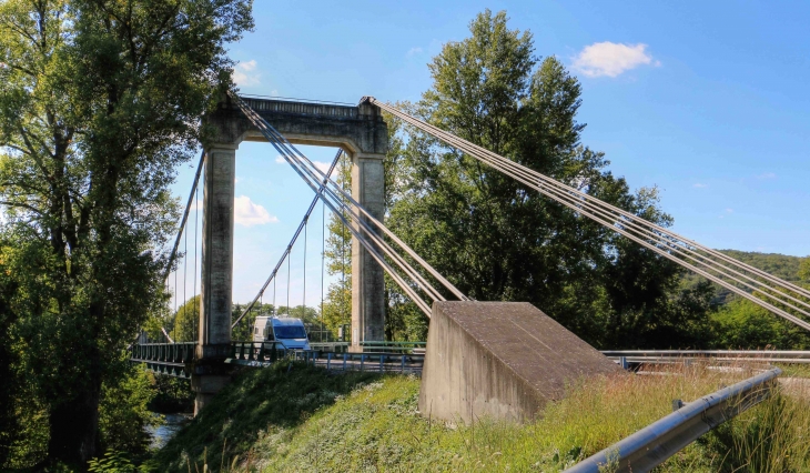 Le pont suspendu de Gluges - Martel