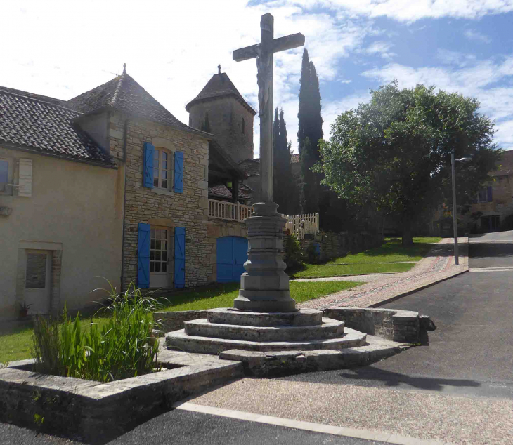 Le bourg vu du calvaire - Nuzéjouls