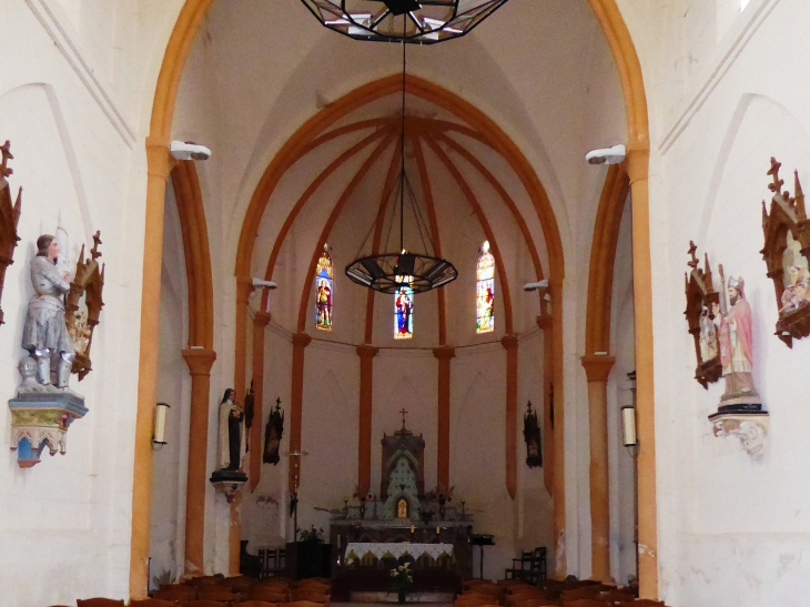 Dans l'église - Sabadel-Latronquière