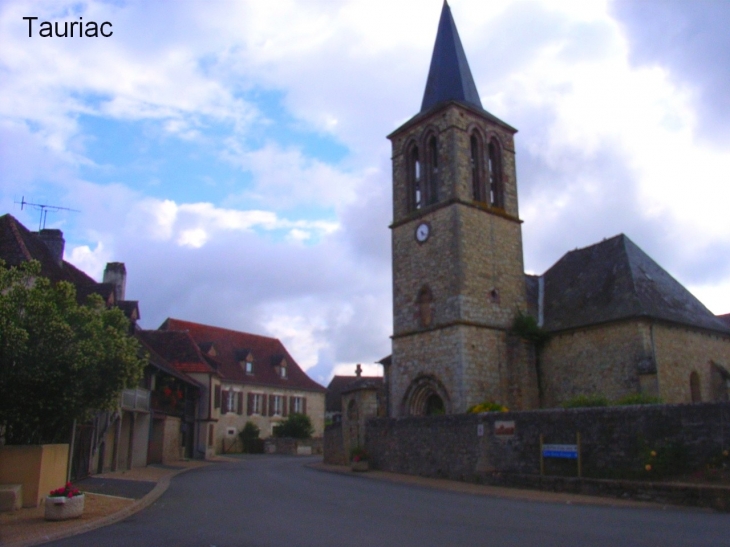 Le village - Tauriac