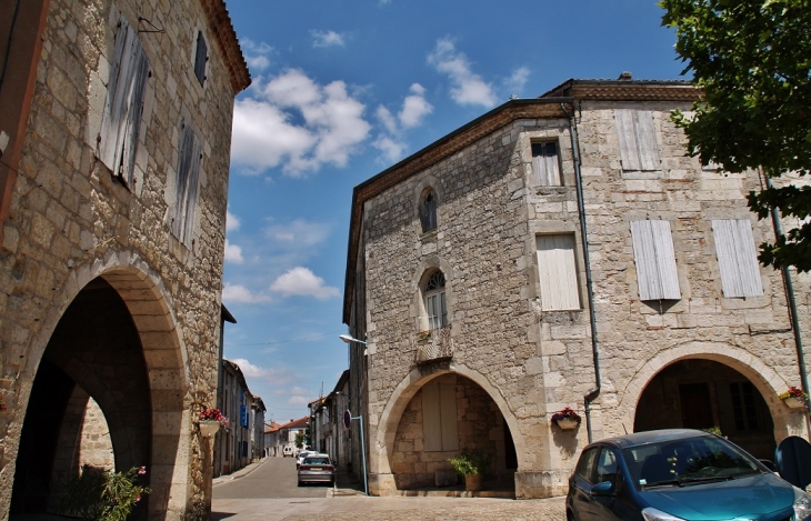 Le Village - Castelsagrat