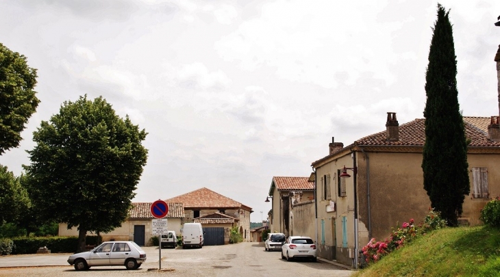 Le Village - Caumont