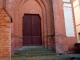 Portail de la façade occidentale de l'église Saint Pierre et Saint Paul.