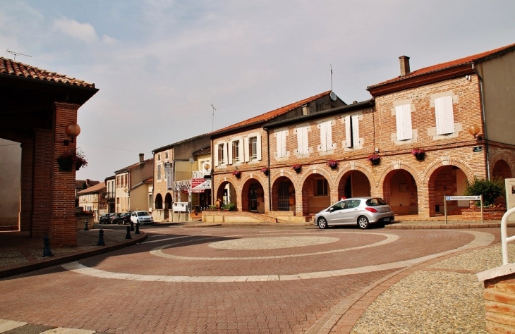 Le Village - Donzac