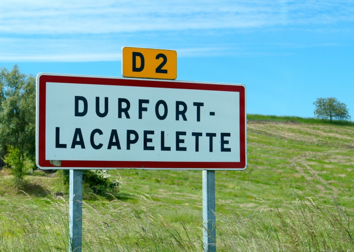 Autrefois : le village fut cité pour la première fois au XIe . Avant 1806, la commune de saint Paul d'Alburgues était rattachée à Durfort. - Durfort-Lacapelette