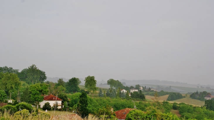 Le Village - Durfort-Lacapelette