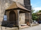 Le porche de l'église Saint-Nazaire à Lunel.