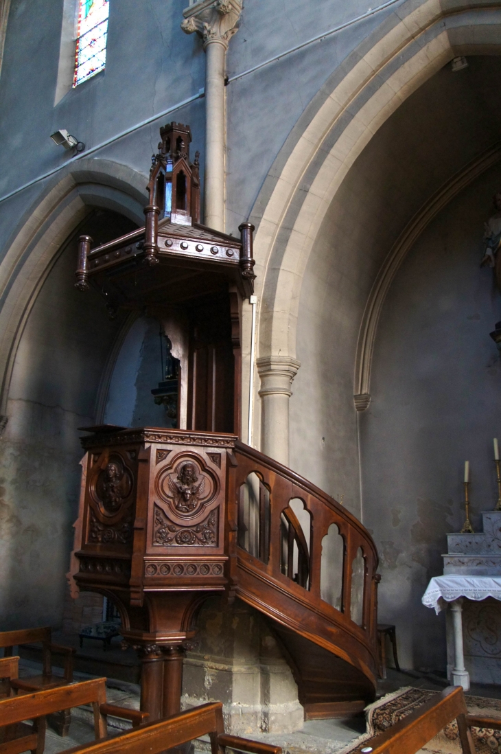 La chaire de l'église Saint Michel. - Montaigu-de-Quercy