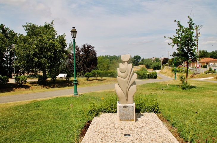 Monument-aux-Morts - Montaïn