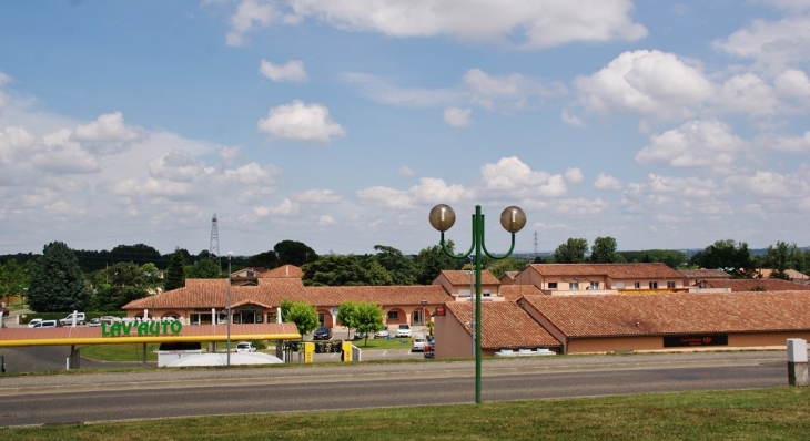 Le Village - Montbeton