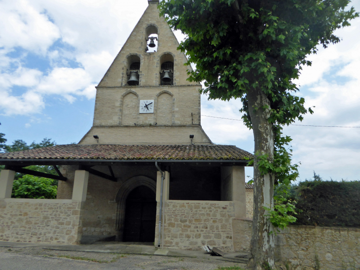 L'entrée de l'église - Poupas