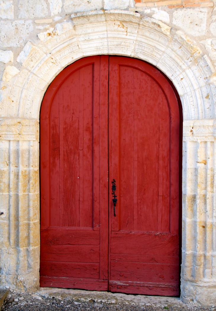 Portail de l'église de Saint Avit. - Saint-Amans-de-Pellagal