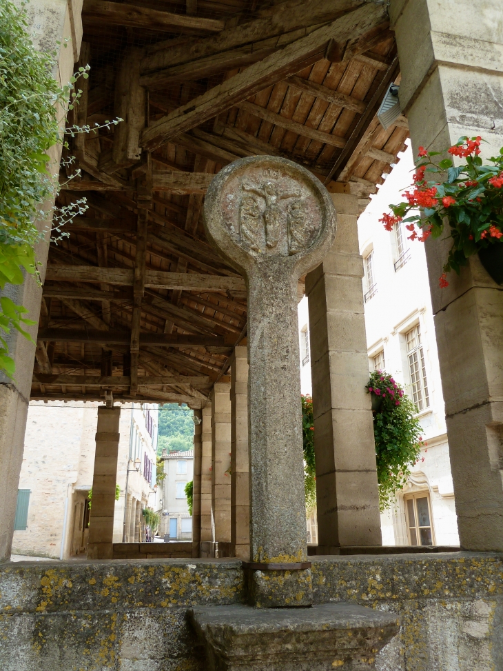 Une stèle discoïdale du XVème siècle - Saint-Antonin-Noble-Val