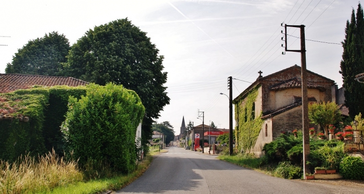 Le Village - Saint-Nicolas-de-la-Grave