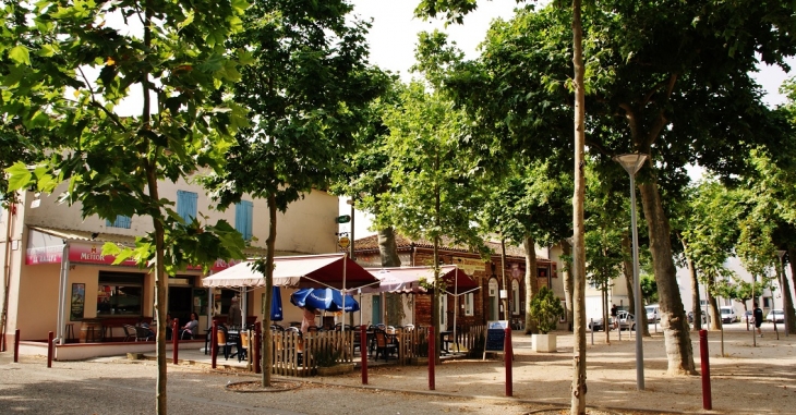 La Place du Village - Saint-Nicolas-de-la-Grave