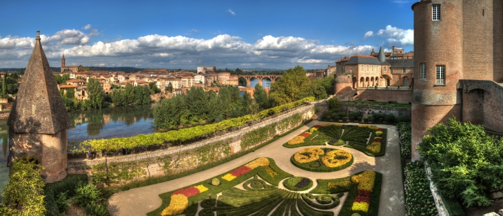 Panorama réalisé depuis les jardins du palais - www.panosud-360.fr - Albi