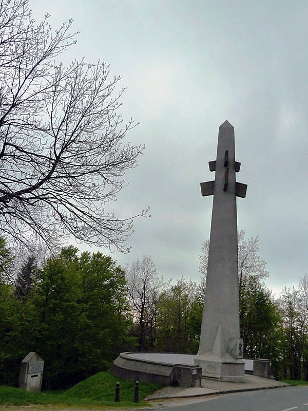 Fontbruno : monument aux victimes du Maquis de la Montagne Noire - Escoussens