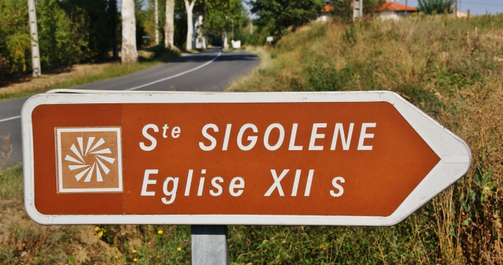 ²église Sainte-Sigoléne 12 Em Siècle - Parisot
