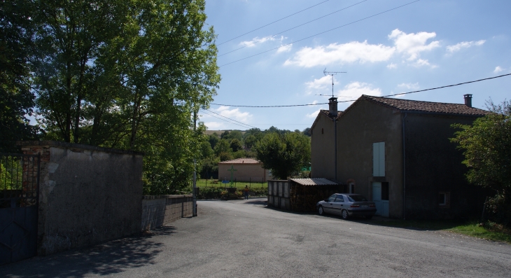 Travanet ( Commune de St Antonin de Lacalm ) - Saint-Antonin-de-Lacalm