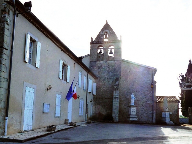 L'église et la mairie - Saint-Germain-des-Prés