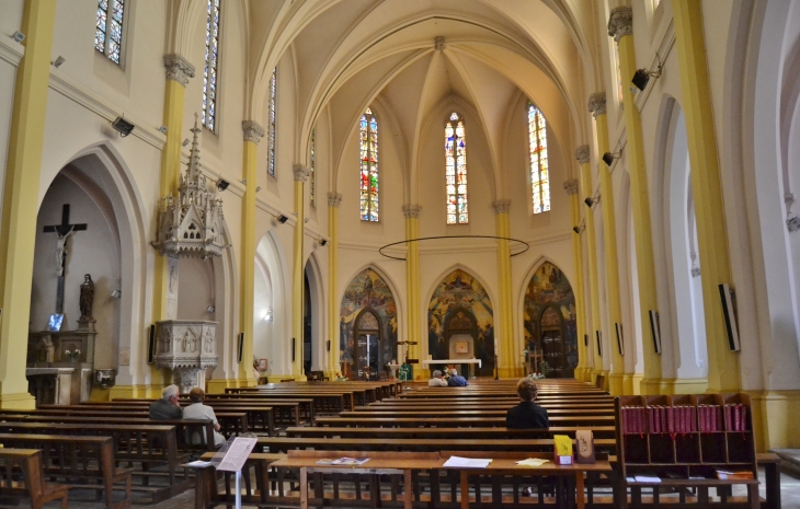 &Eglise Saint-Sulpice 13 Em Siècle