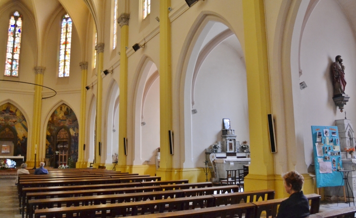 &Eglise Saint-Sulpice 13 Em Siècle