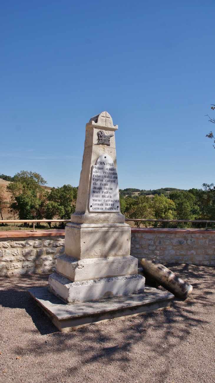 Monument Aux Morts Place de la Mairie - Sainte-Croix