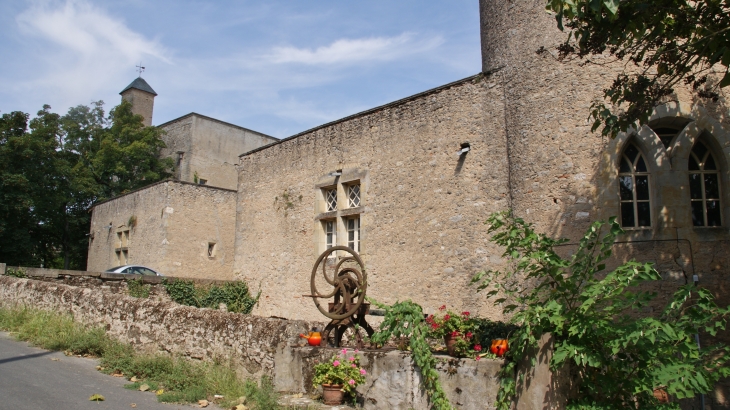 .Château de Venes 12 Em Siècle - Vénès