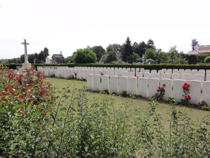 Aulnoy-lez-Valenciennes (59300) tombes de guerre de 1914-1918