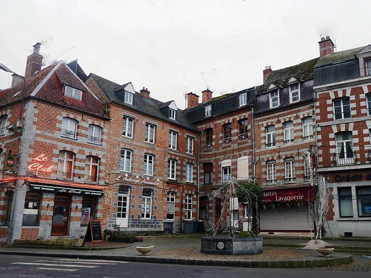 Place dans le centre - Avesnes-sur-Helpe