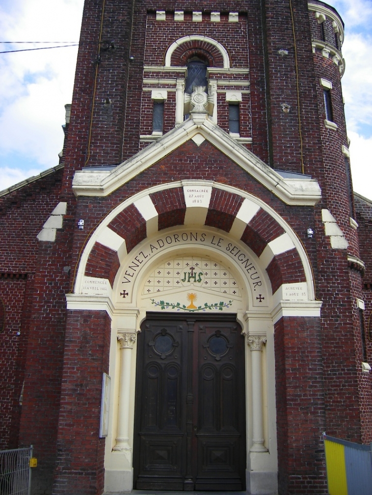 L'entrée de l'église - Cappelle-en-Pévèle