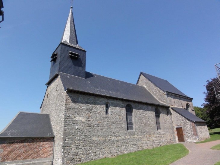 Dimont (59216) église, vue latérale