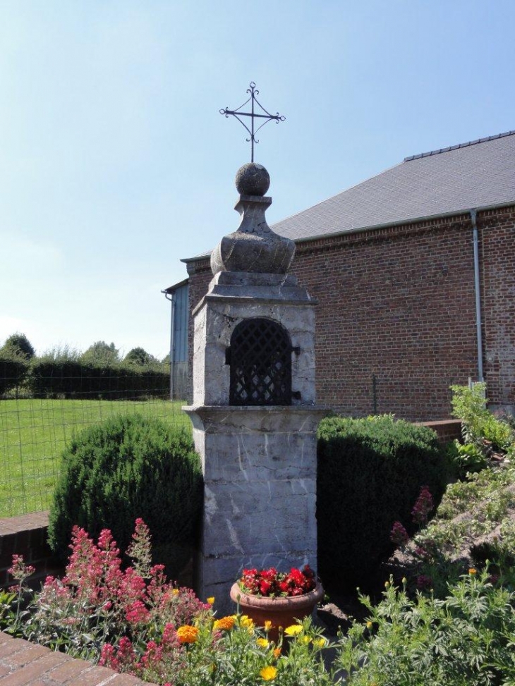 Floyon (59219) croix et chapelles: chapelle à Plouy