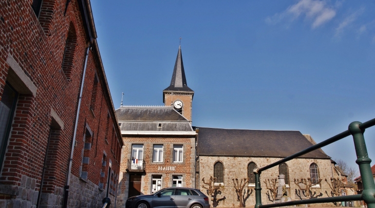 La Mairie et L'église Notre-Dame de L'Assomption - Gommegnies