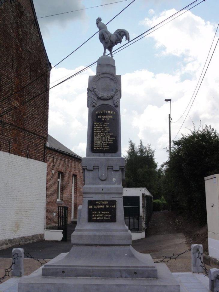 Hecq (59530) monument aux morts