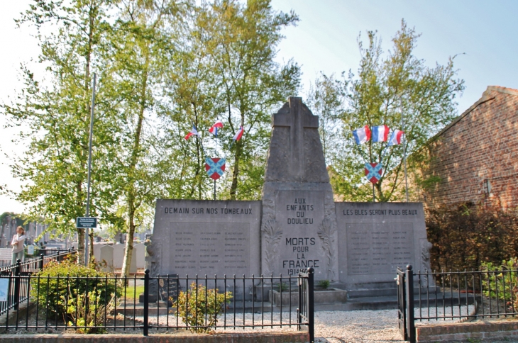 Monument aux Morts - Le Doulieu