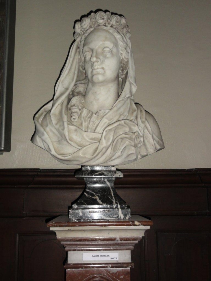 Liessies (59740) église: buste de Sainte Hiltrude